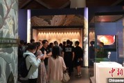 问事摇卦百年典藏首渡重洋 124套英国工艺美术运动珍品亮相天津